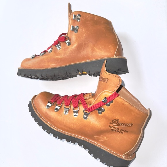 Danner Mountain Light Cascade Boots Women’s 7.5 | Made in USA | Vibram Sole - Picture 3 of 7